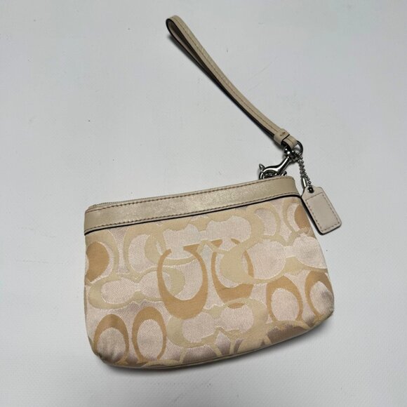Coach Signature Pleated Wristlet – Cream, Excellent Condition - Picture 2 of 8